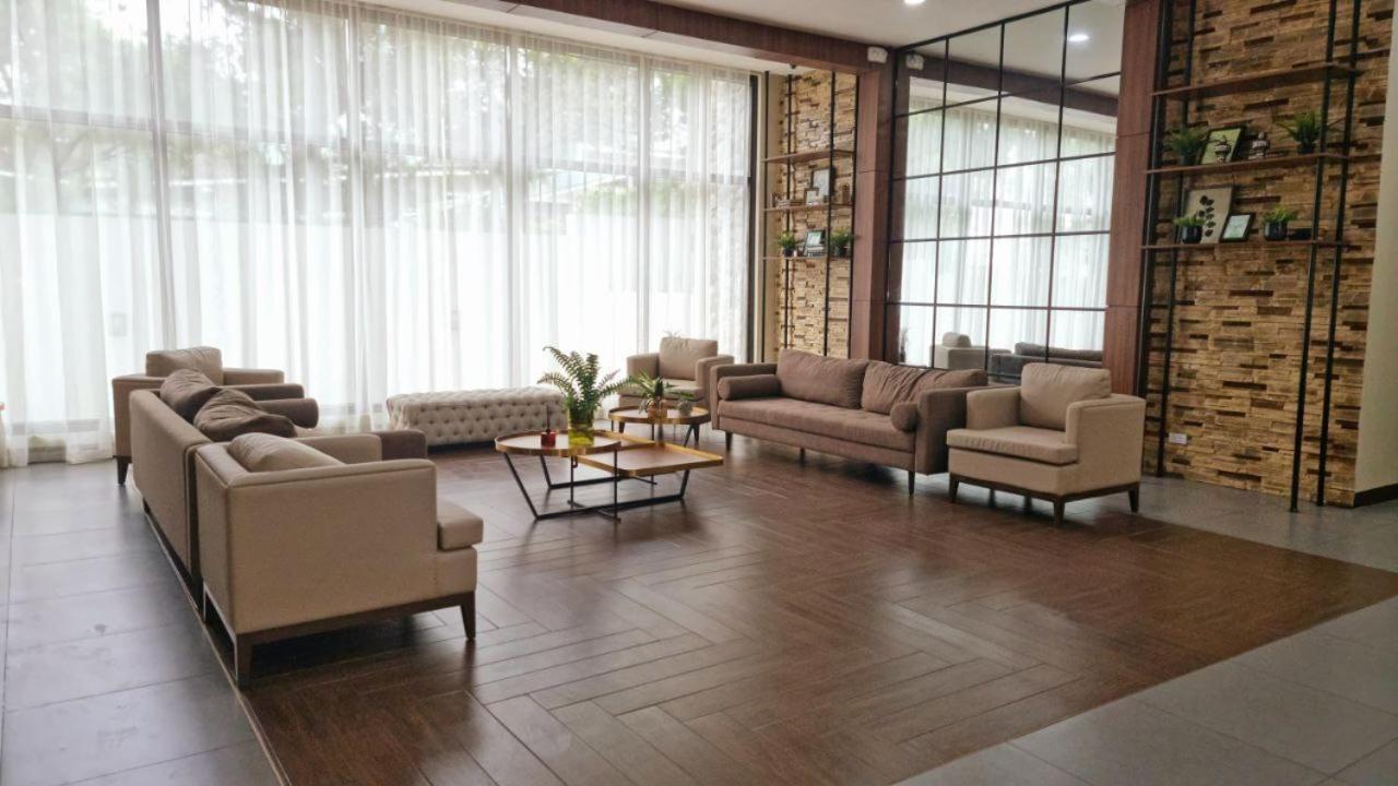 באגויו Cozynest Rentals At Brenthill Condominium מראה חיצוני תמונה